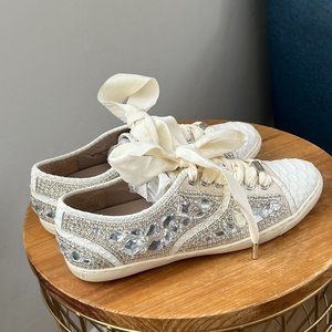 Donald J Pliner Midor Crystal White Beige Sneaker IOB Size 6